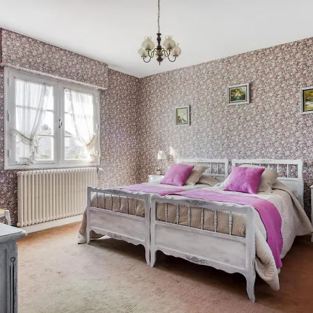 Lavish Holiday In Granges-sur-lot With Garden Сasa de vacaciones Granges-sur-Lot