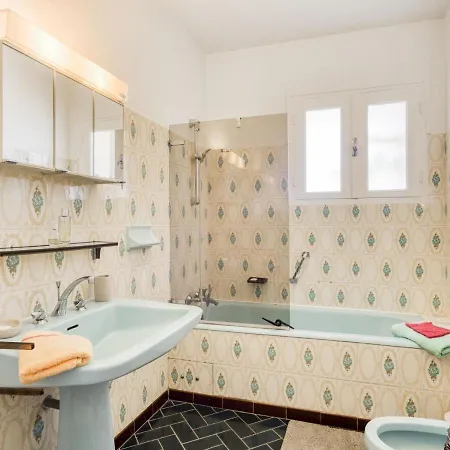 Lavish Holiday In Granges-sur-lot With Garden Сasa de vacaciones *
