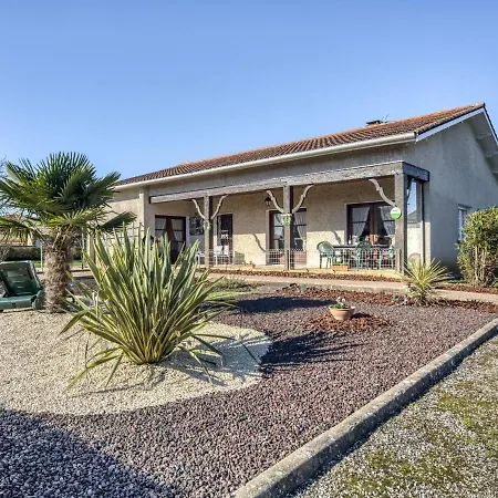 Lavish Holiday In Granges-sur-lot With Garden Сasa de vacaciones