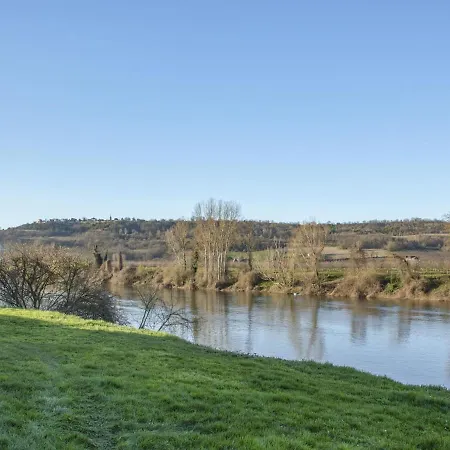 Lavish Holiday In Granges-sur-lot With Garden Сasa de vacaciones
