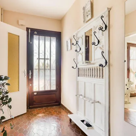 Lavish Holiday In Granges-sur-lot With Garden Сasa de vacaciones Granges-sur-Lot