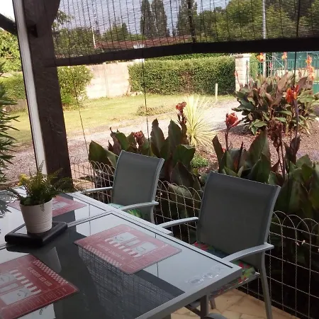 Lavish Holiday In Granges-sur-lot With Garden Сasa de vacaciones Granges-sur-Lot