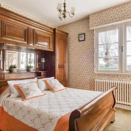 Lavish Holiday In Granges-sur-lot With Garden Сasa de vacaciones Granges-sur-Lot