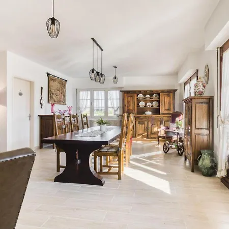 Сasa de vacaciones Lavish Holiday In Granges-sur-lot With Garden Granges-sur-Lot